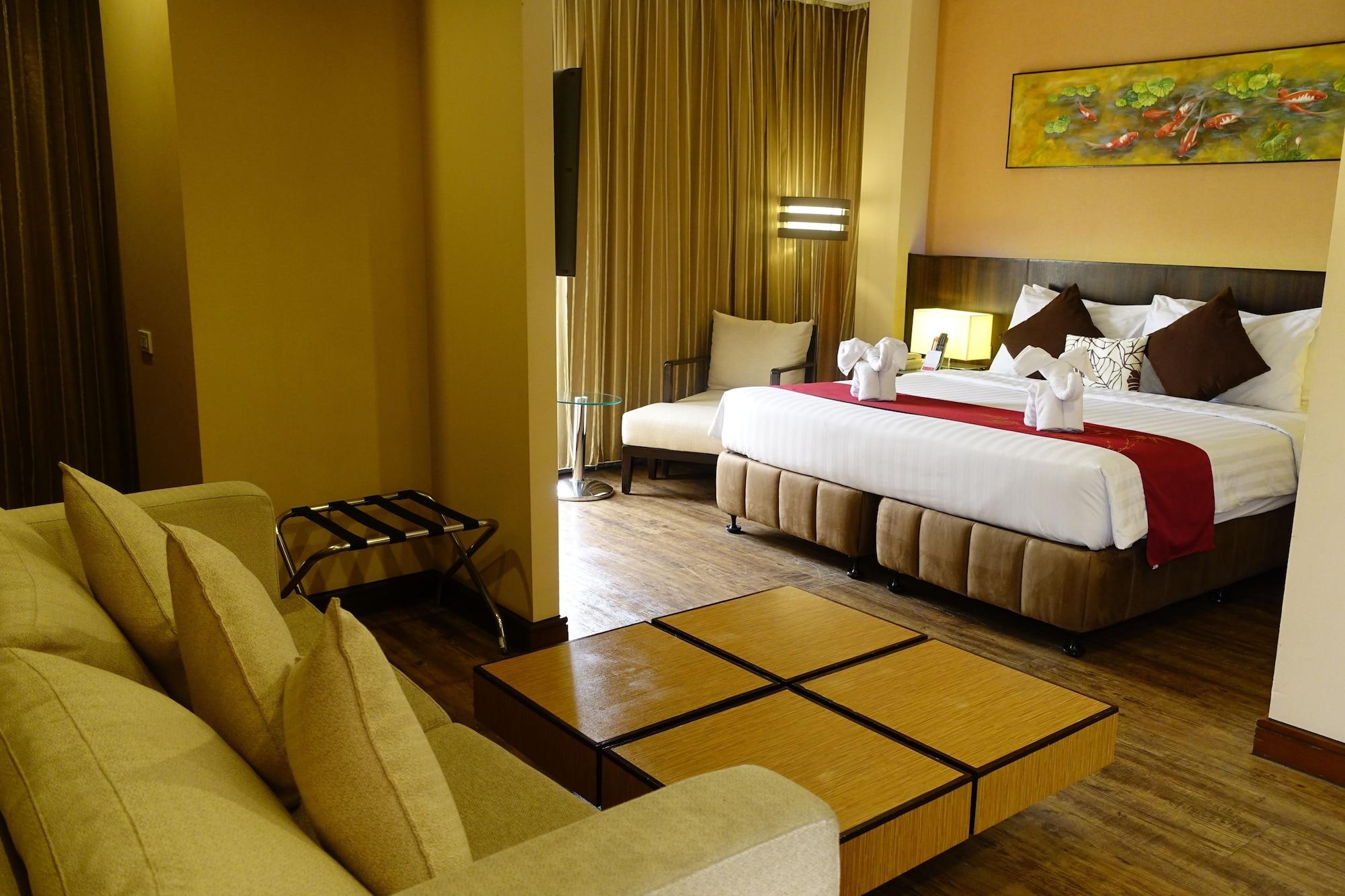Ramada By Wyndham Manila Central Buitenkant foto